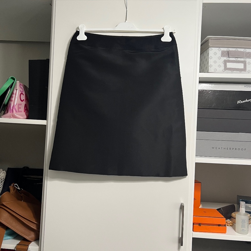 A-K-R-I-S, Size 8, Black